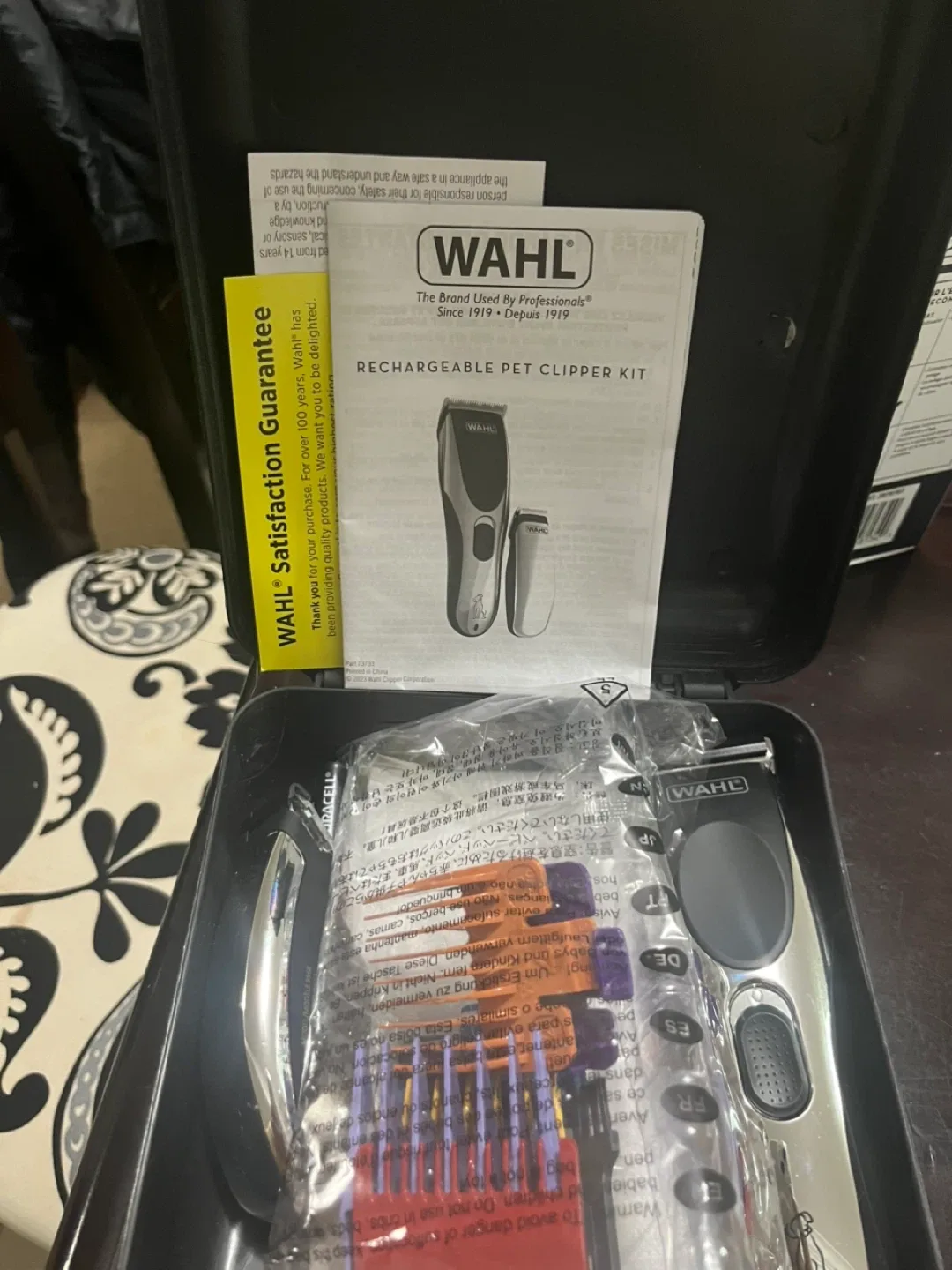 Wahl Deluxe Rechargeable Pet Clipper Kit image indicator(3)