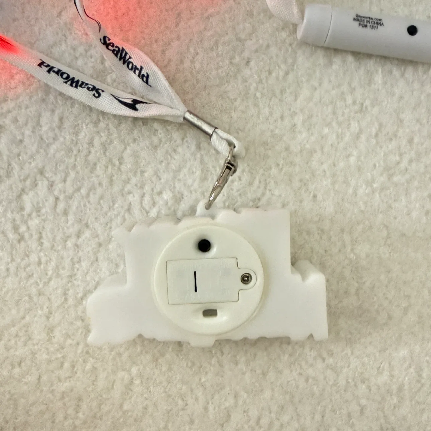 SeaWorld Happy New Year Light-Up Necklace image indicator(3)