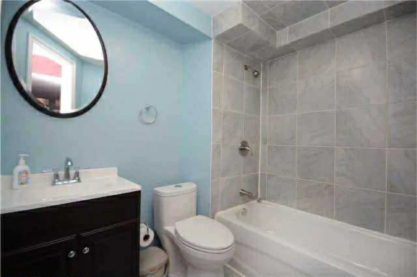 Cozy 1-Bedroom Basement for Rent – Available This November image indicator(2)