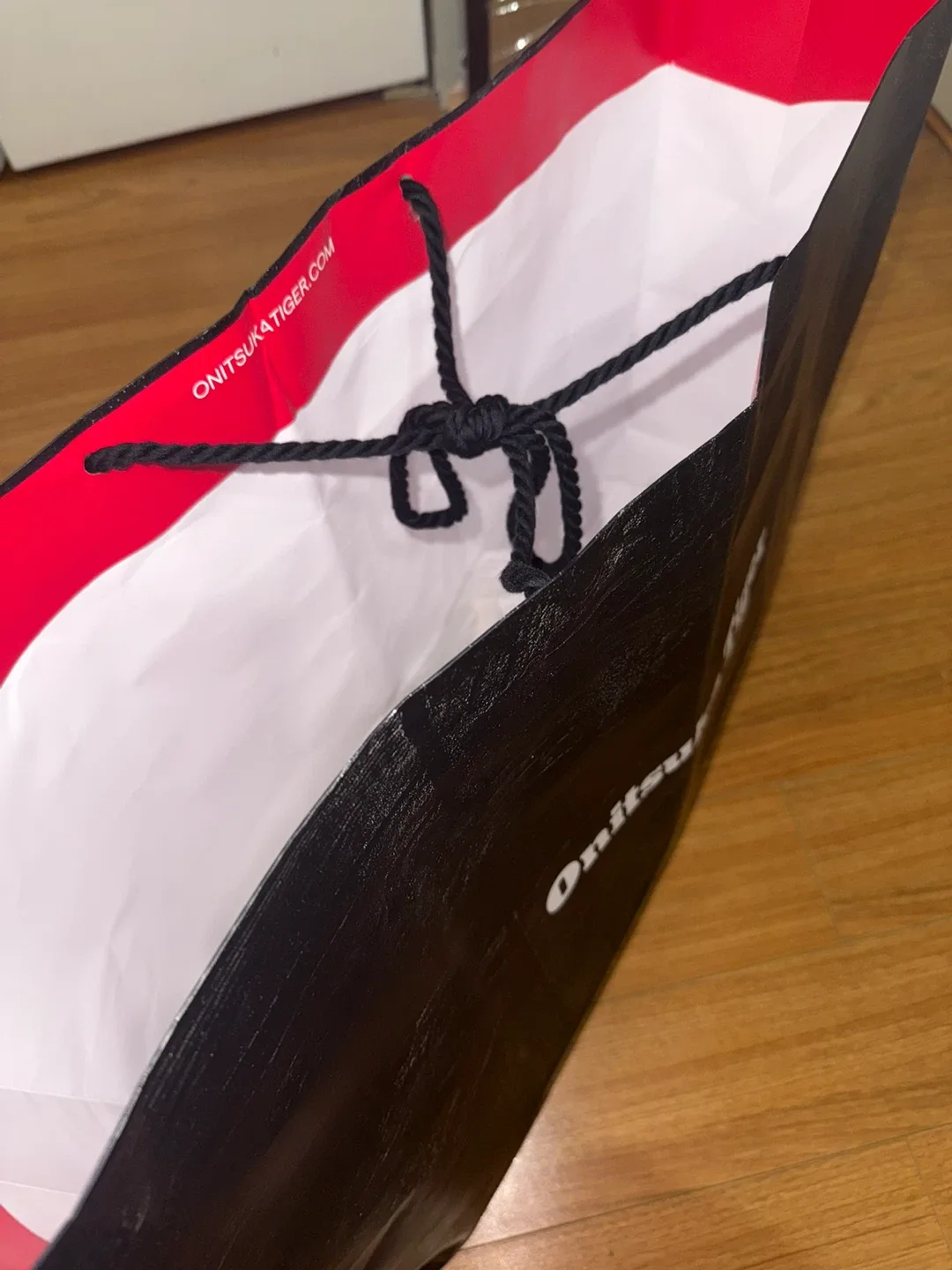 Onitsuka Tiger image indicator(4)