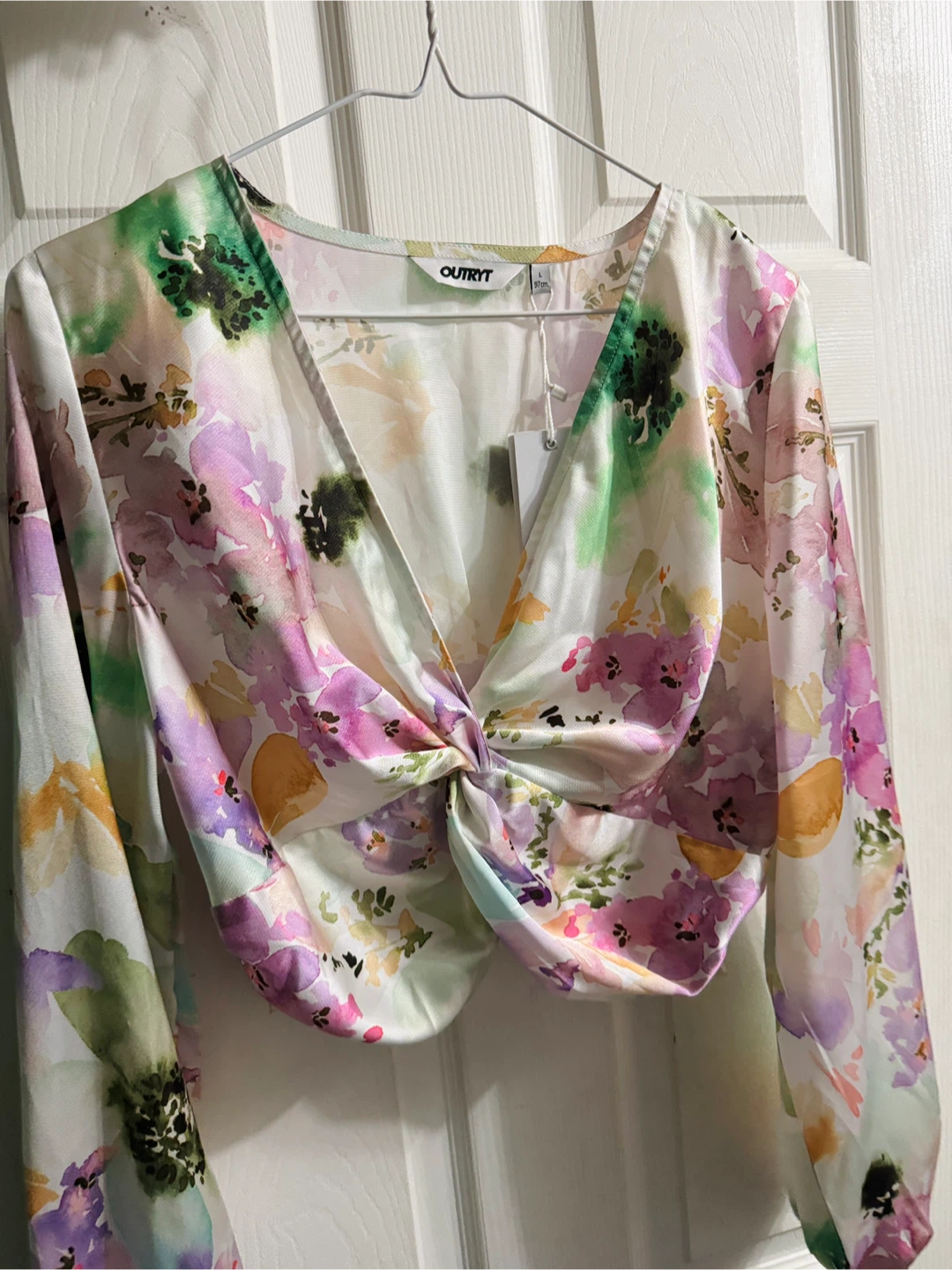 OUTRYT Floral Twist Front Top - Size L - photo 2
