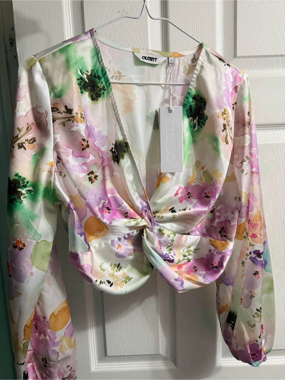 OUTRYT Floral Twist Front Top - Size L