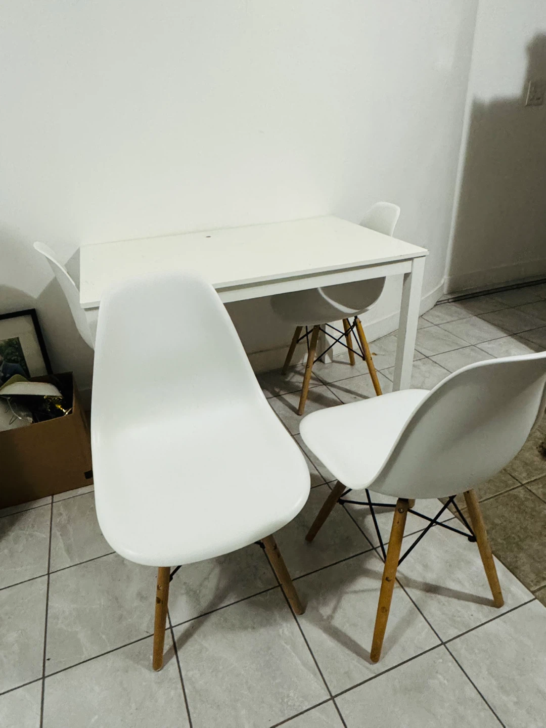 White Dining Table with 4 Eiffel Eames Style Chairs - photo 2