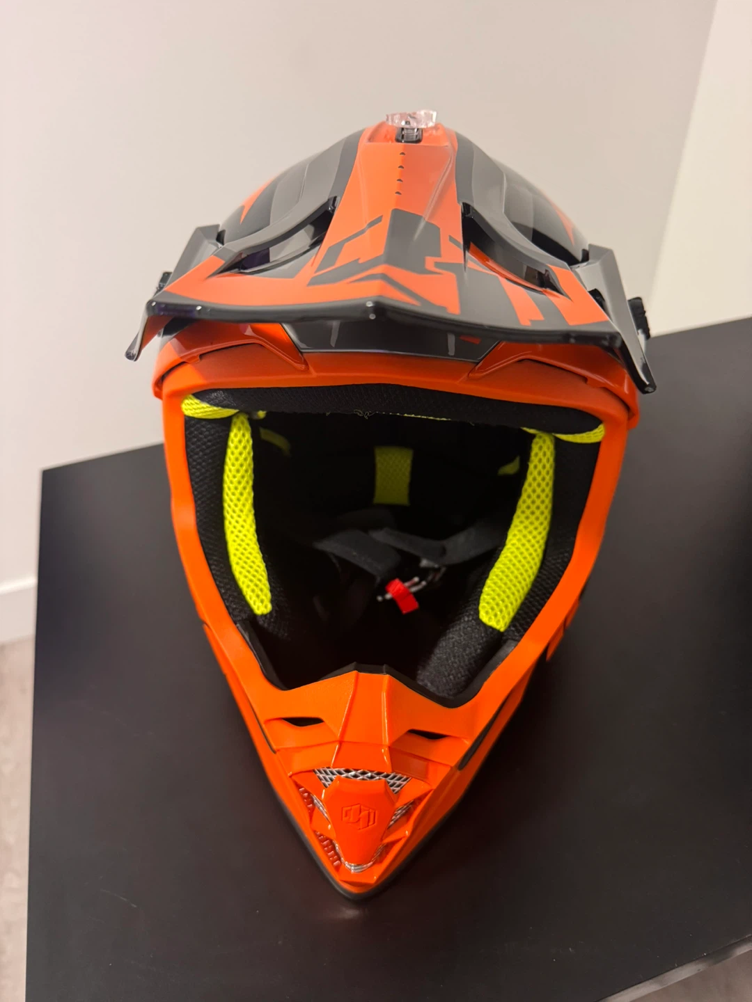 JUST1 J38 Blade Motocross Helmet with Bag & Box - photo 2