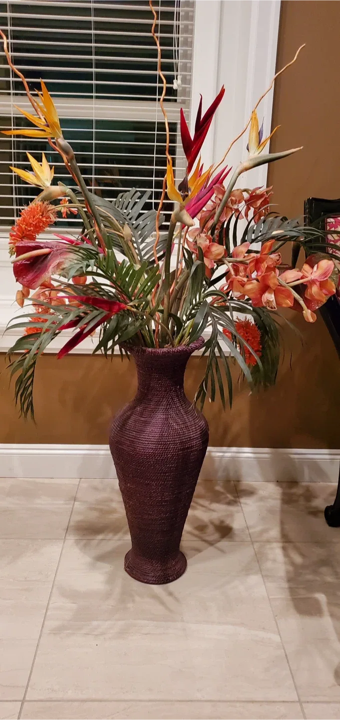 Assorted Home Furniture & Decor image indicator(4)