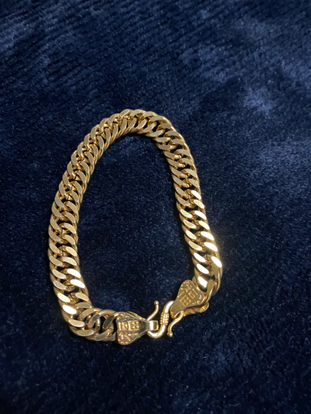 Beautiful Golden Chain Bracelet ***