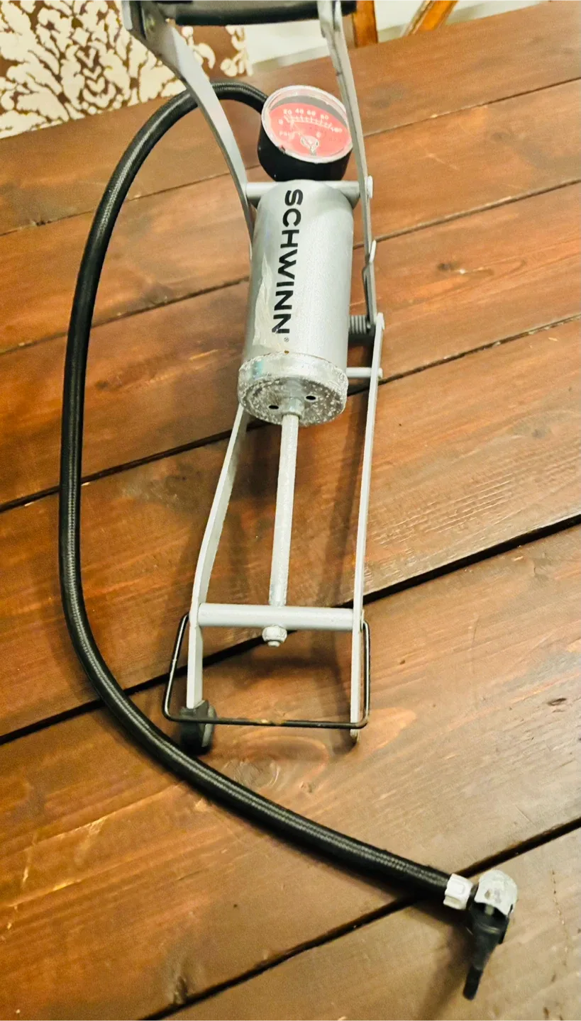 Schwinn Foot Pump - Bike Tire Inflator image indicator(3)