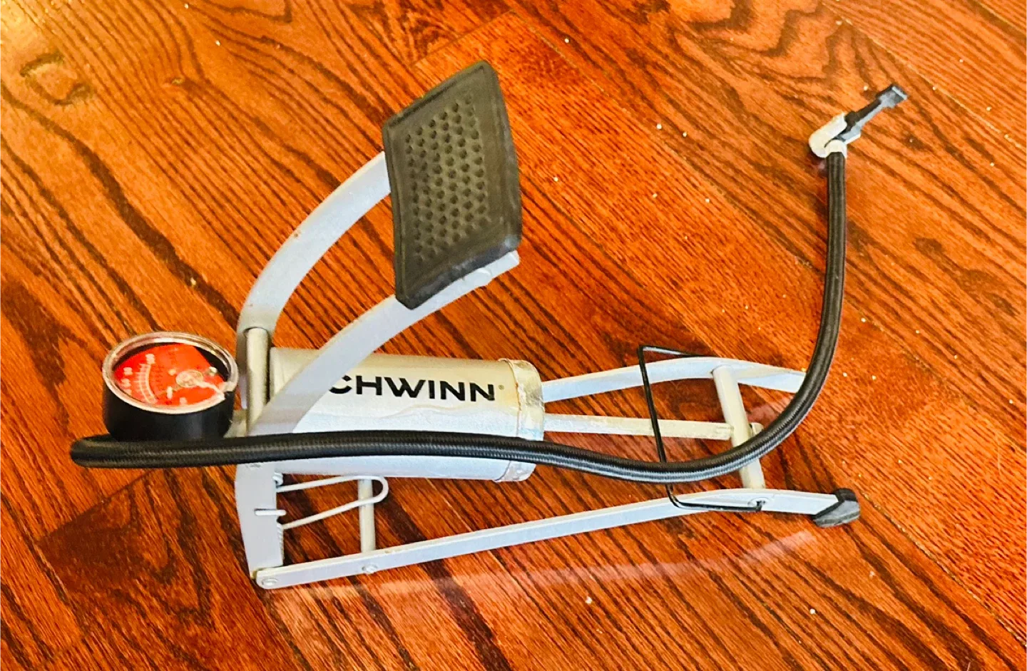 Schwinn Foot Pump - Bike Tire Inflator image indicator(2)