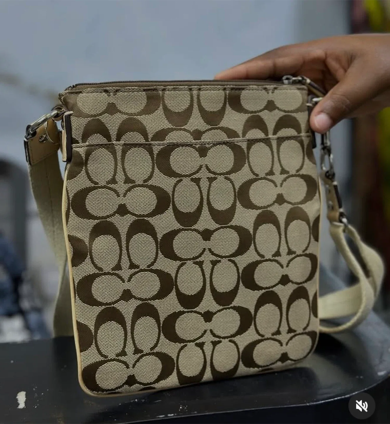 Excellent condition Coach  Crossbody image indicator(2)