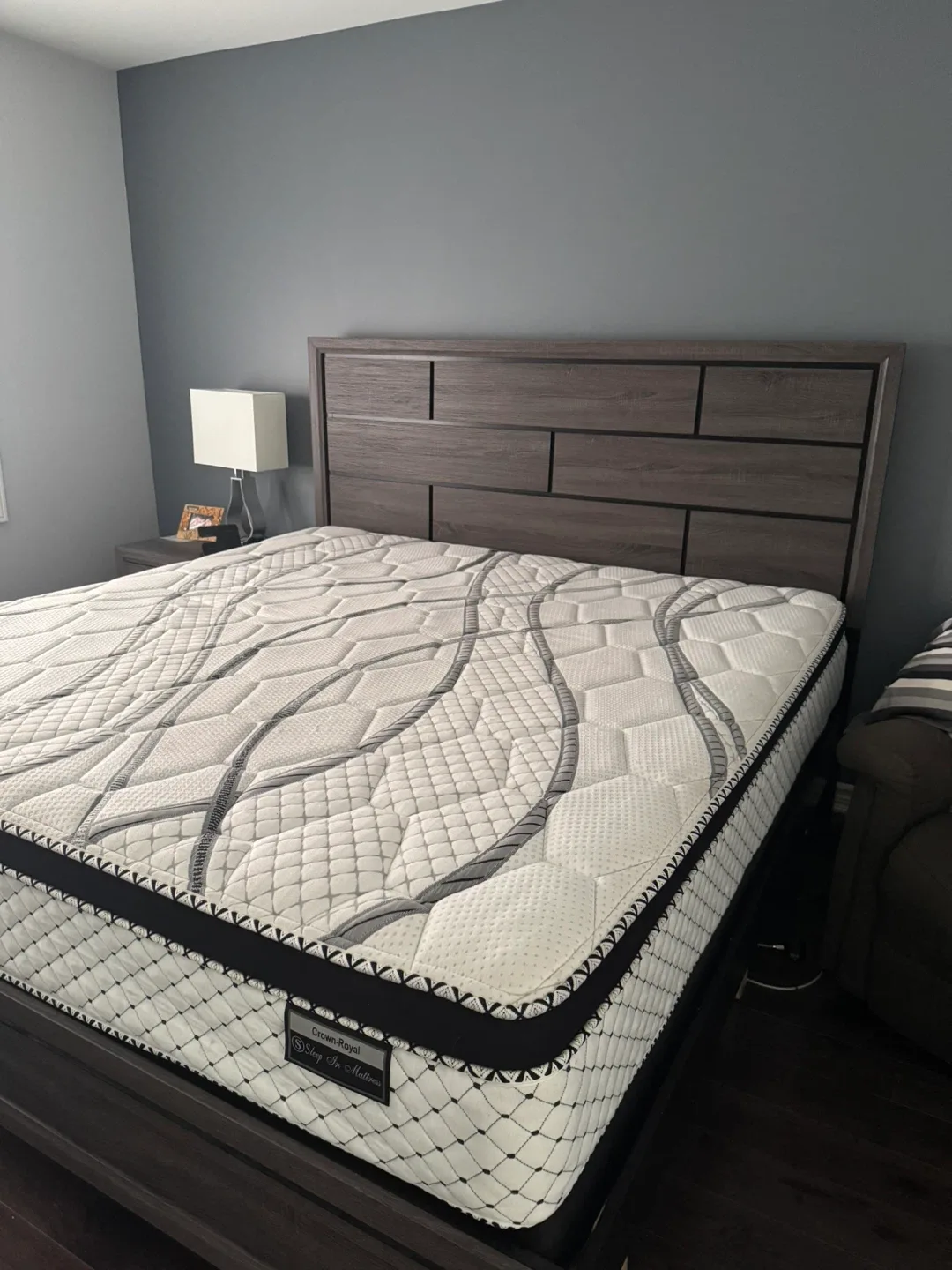 KING SIZE - Crown Royal Sleep In Mattress + Spring Box image indicator(4)