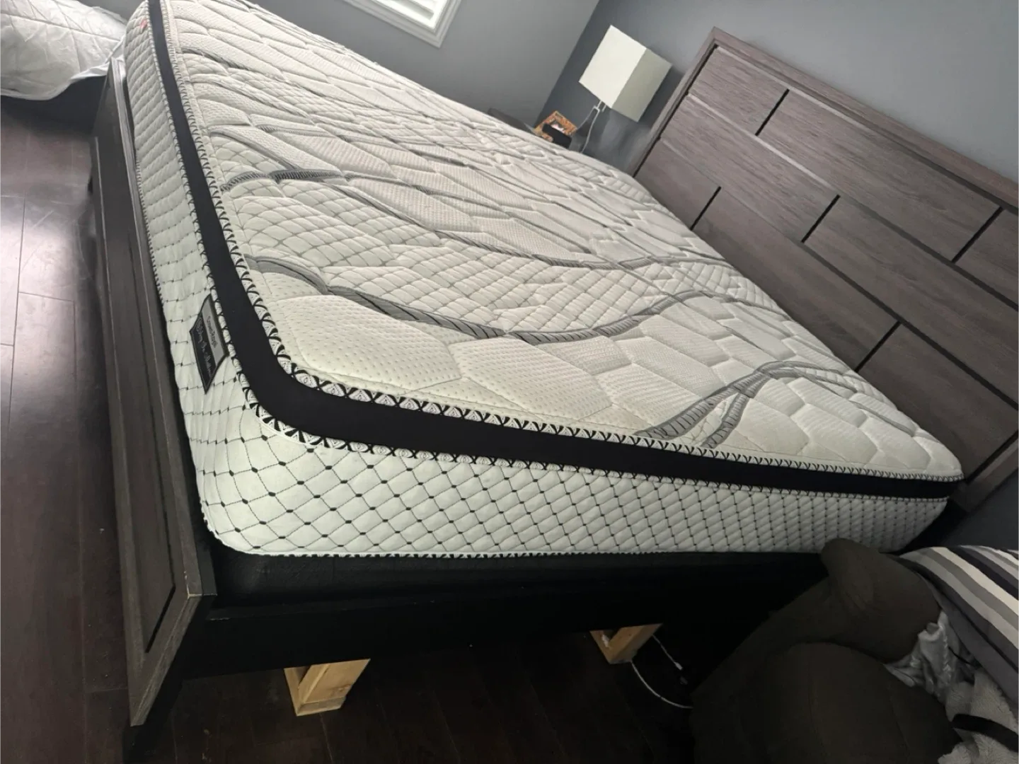 KING SIZE - Crown Royal Sleep In Mattress + Spring Box image indicator(3)