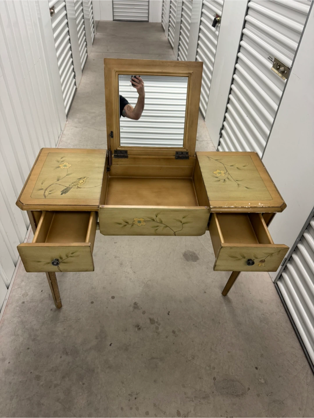 Vintage Vanity Table with Mirror
