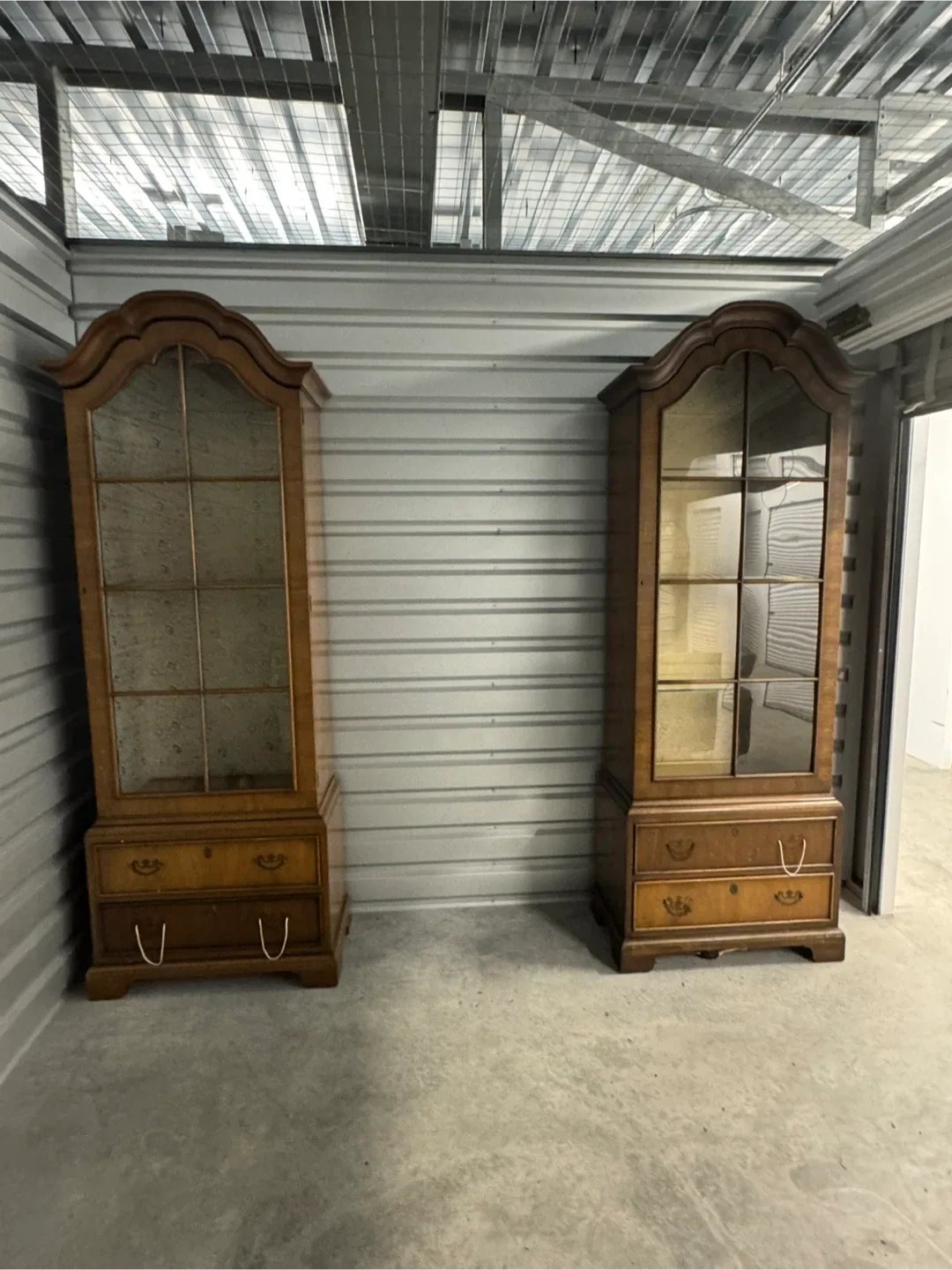 Wooden Display Cabinets thumbnail