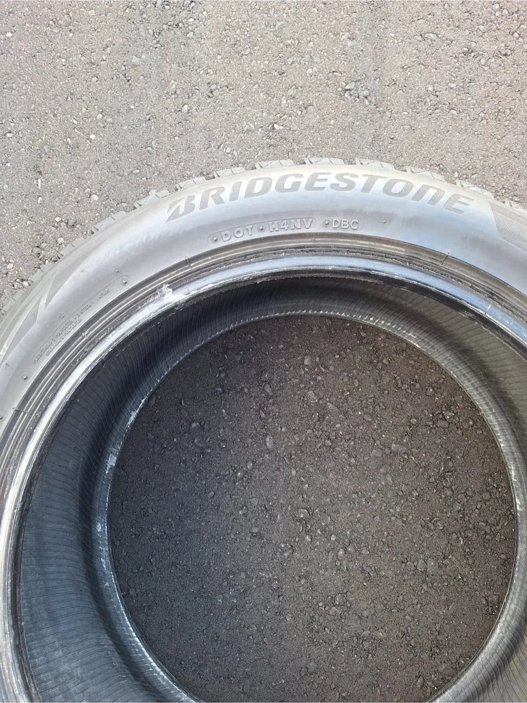 Bridgestone Blizzak 235/50R19 Winter Tire image indicator(3)