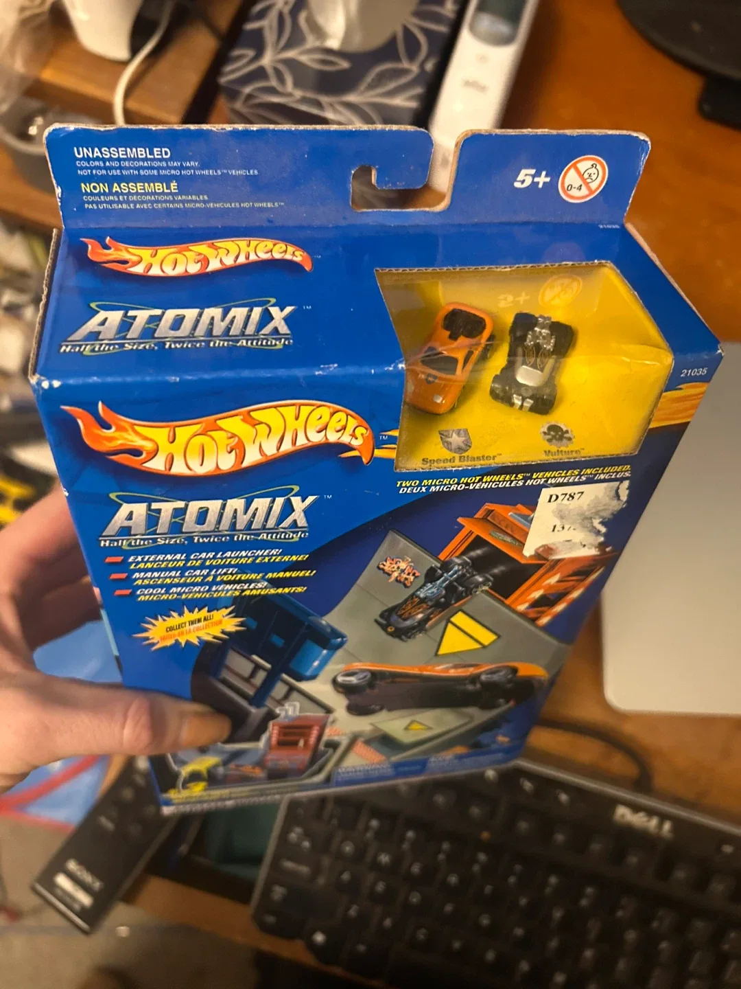 🏎️ Hot Wheels Atomix Micro Set – Speed Blaster & Vulture thumbnail