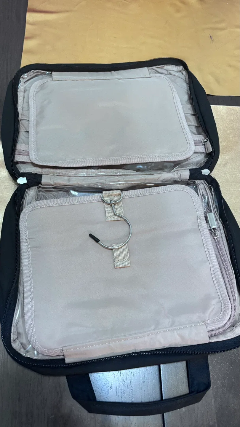 Ricardo Beverly Hills Toiletry Bag - Black image indicator(5)