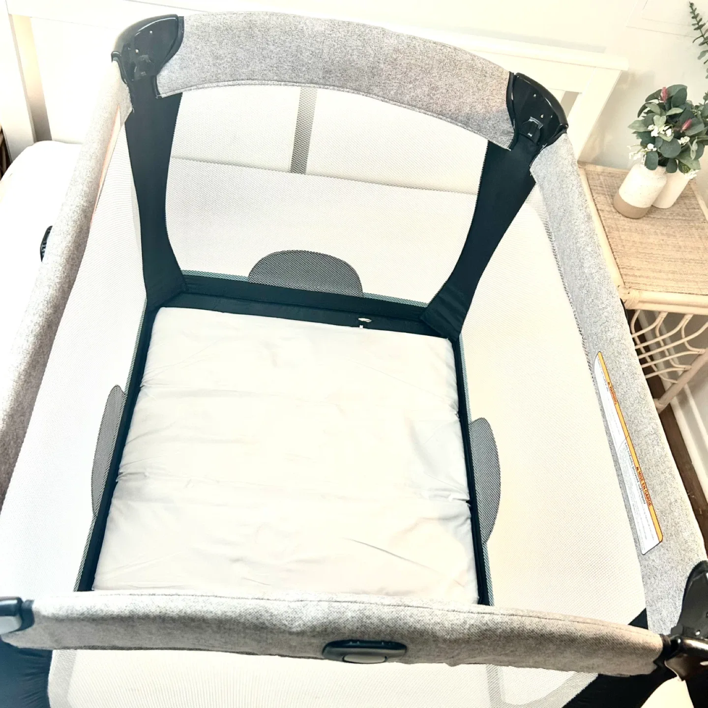 Graco Pack 'n Play Portable Playard - Excellent Condition! image indicator(2)