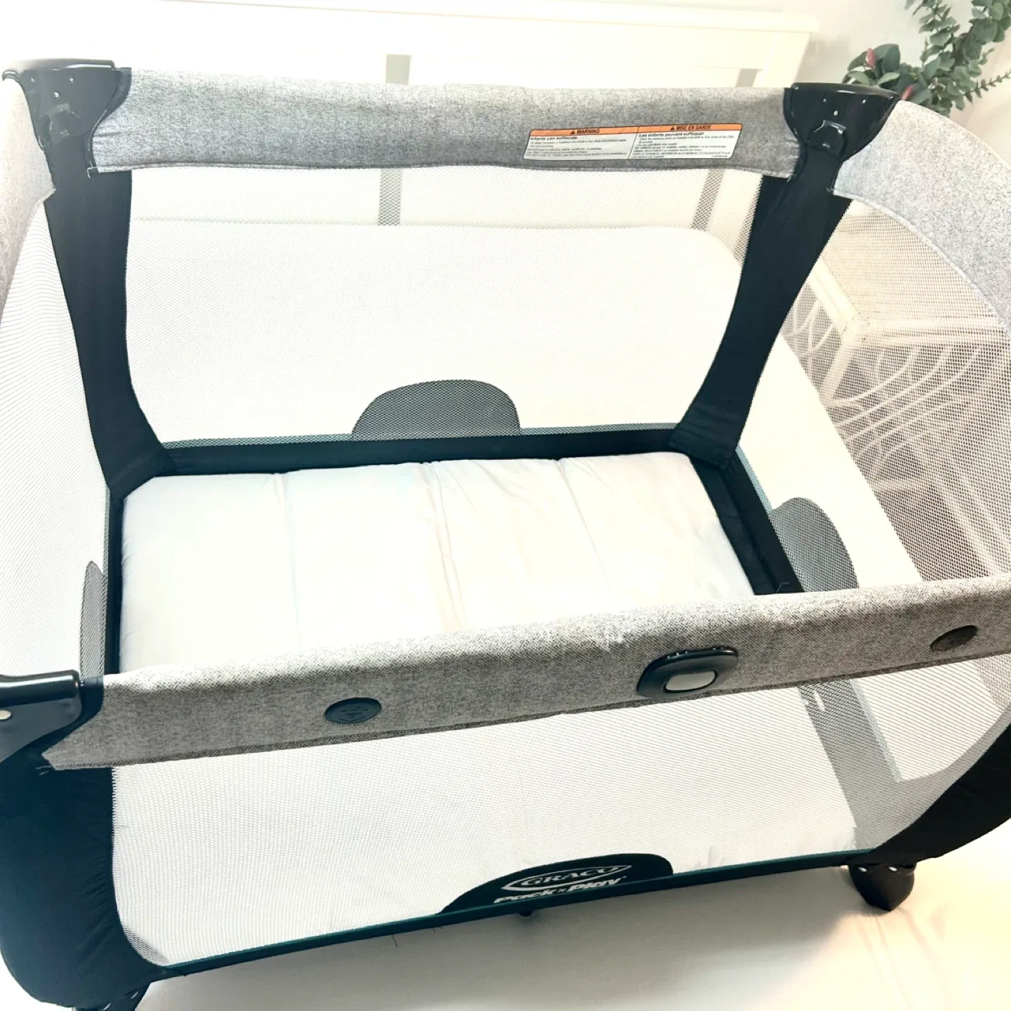 Graco Pack 'n Play Portable Playard - Excellent Condition! image indicator(5)