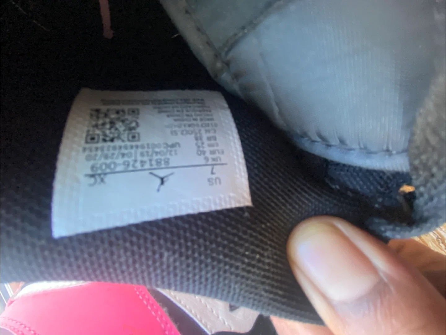 Nike Air Jordan 1 Mid Black/White/Pink US 7 image indicator(5)