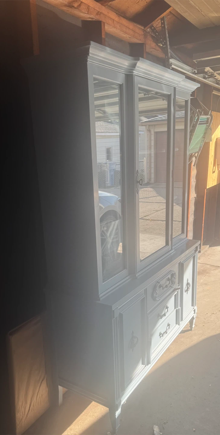 Bassett Furniture China Cabinet - photo 2