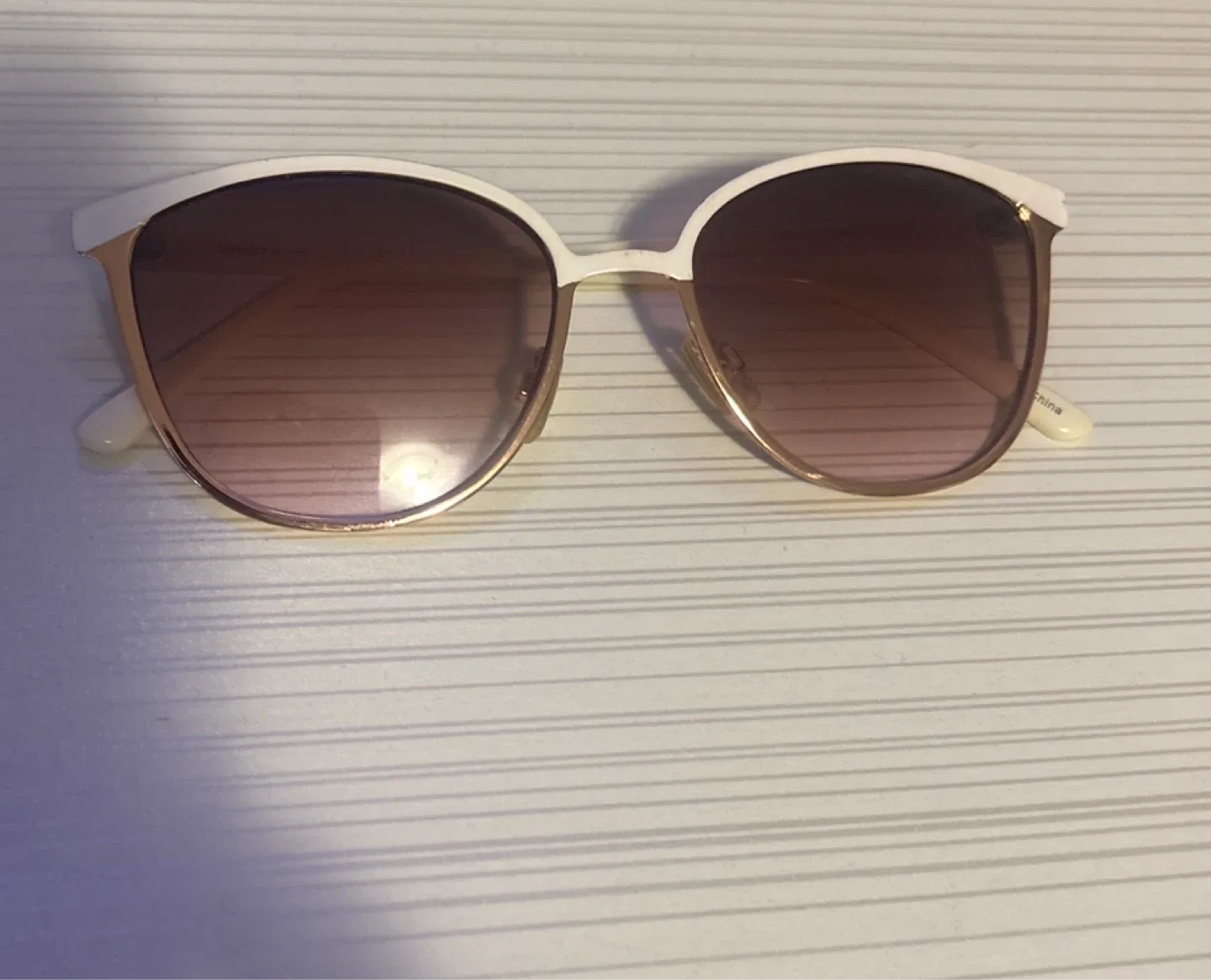 Sunglasses White and Gold thumbnail