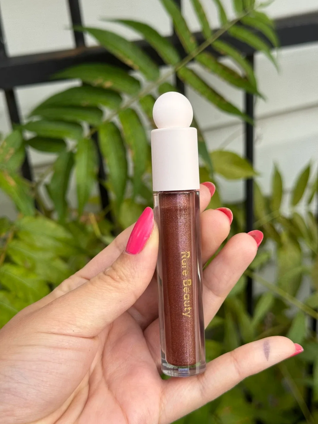 Rare Beauty Light Luminizing lip Gloss image indicator(2)