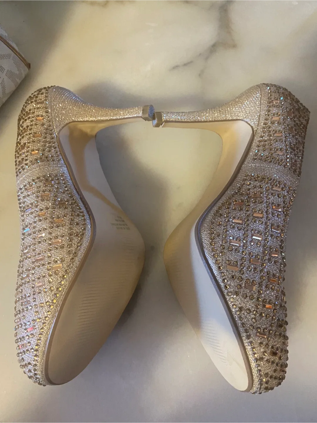 Bella Hanna Gold Heels - Size 9 image indicator(2)