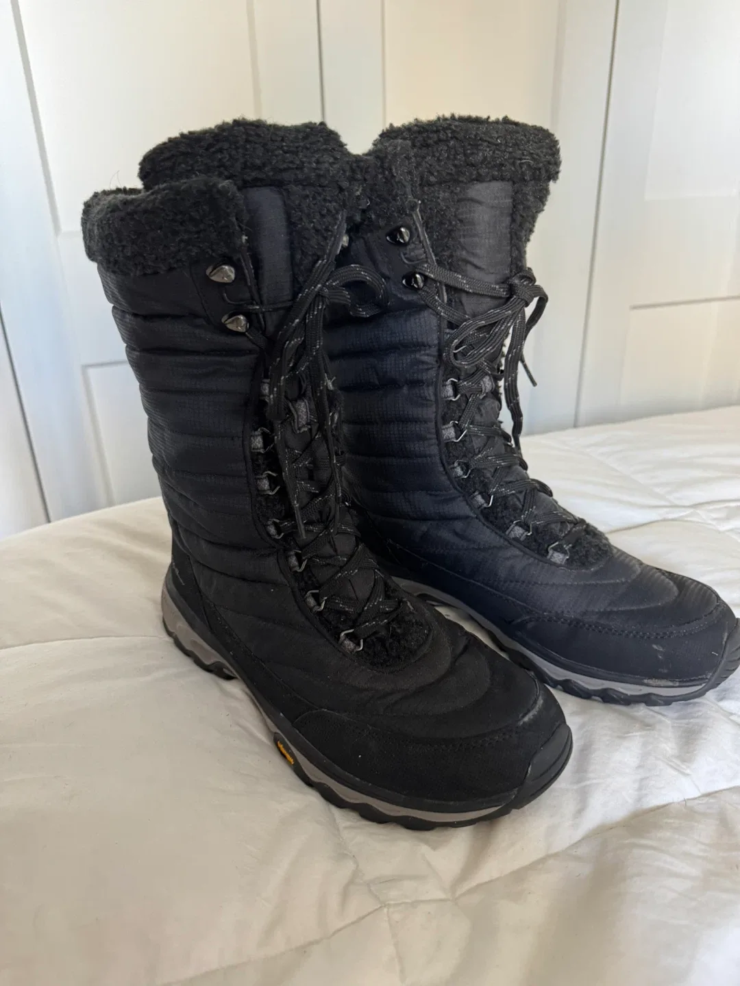 Ladies Size 11 Eddie Bauer Winter Boots image indicator(3)