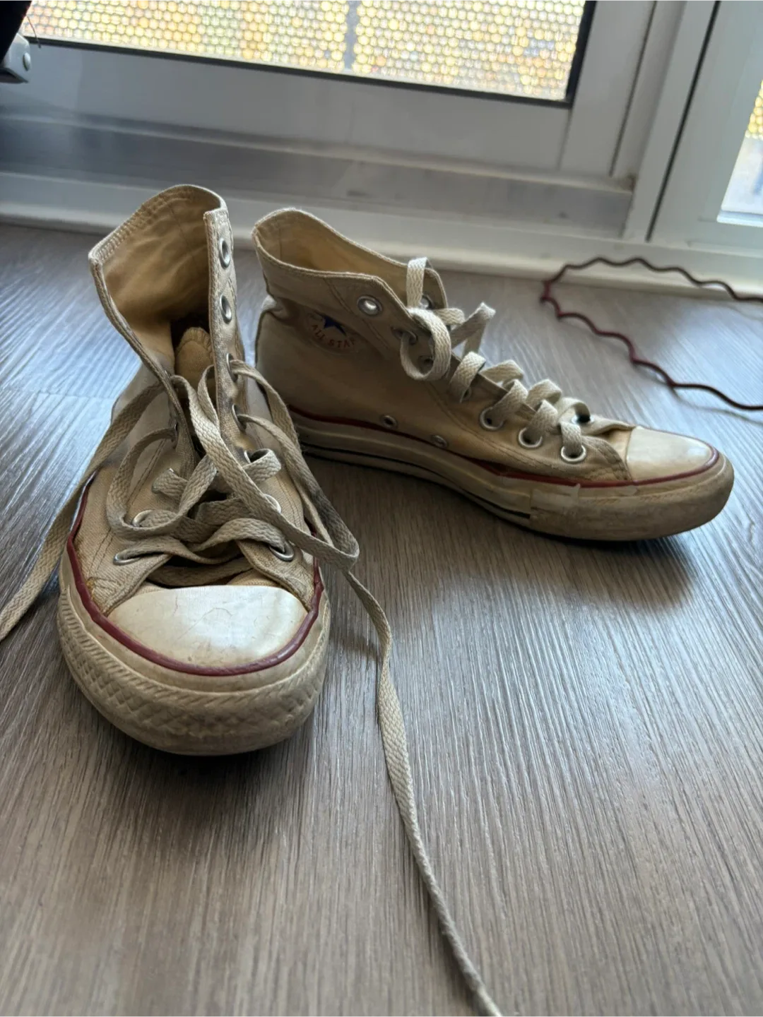 Converse High Top Women's 5.5 / Men's 3.5 thumbnail