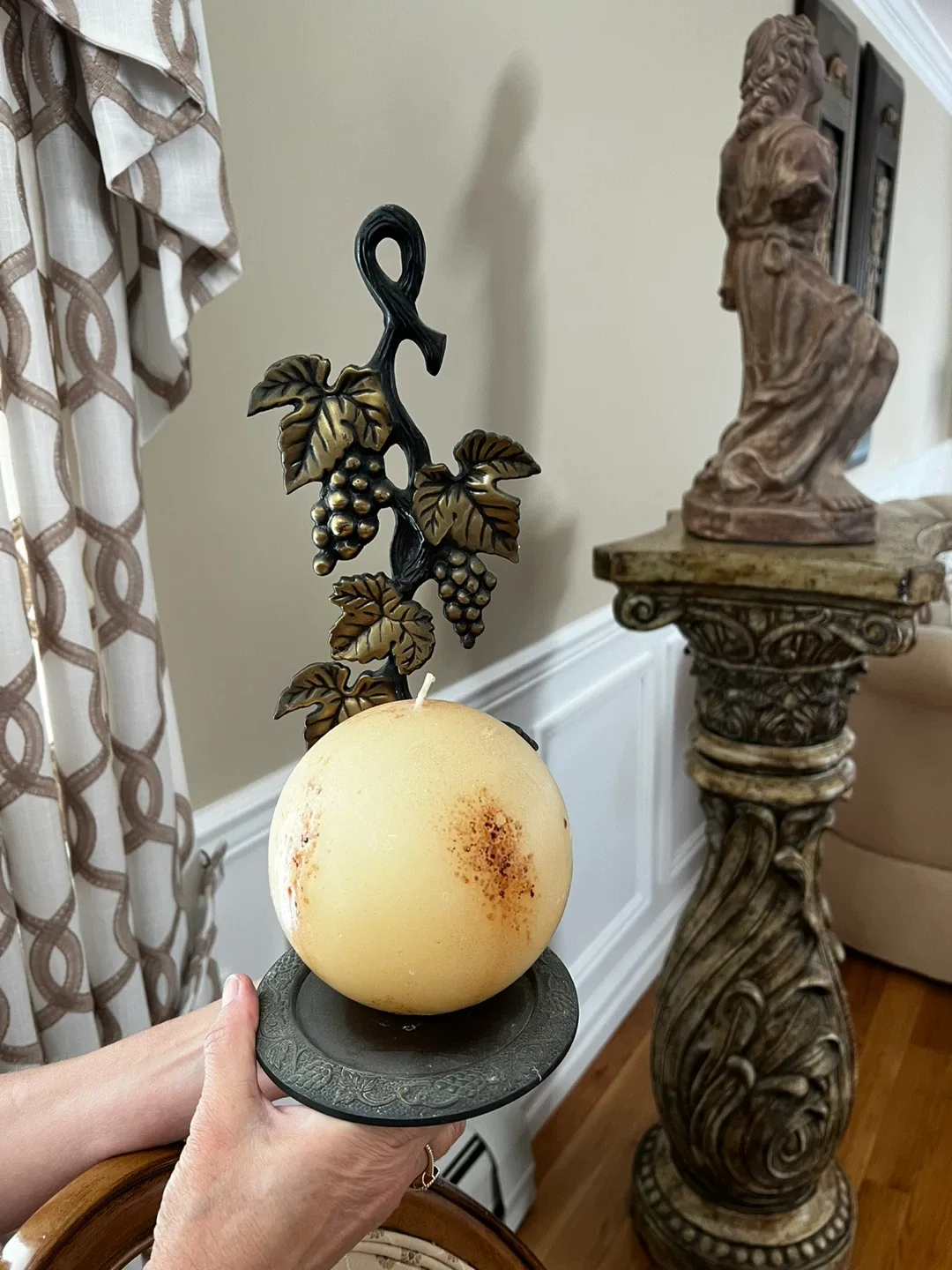 Candle Holder with Grape Design image indicator(2)