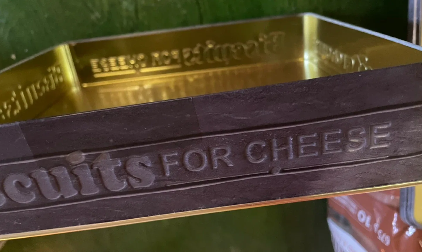 EMBOSSED CAN FOR CHEESE CRACKERS image indicator(4)