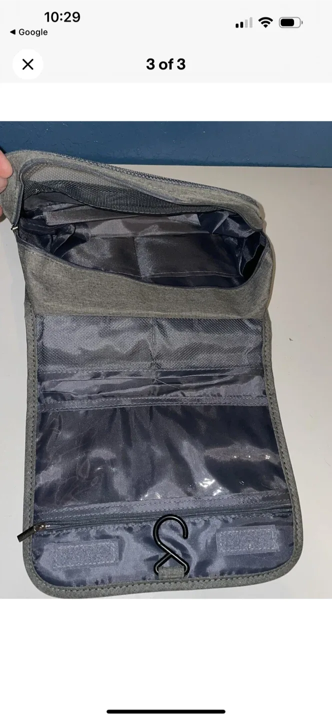 me+ Gray Hanging Toiletry Bag image indicator(3)