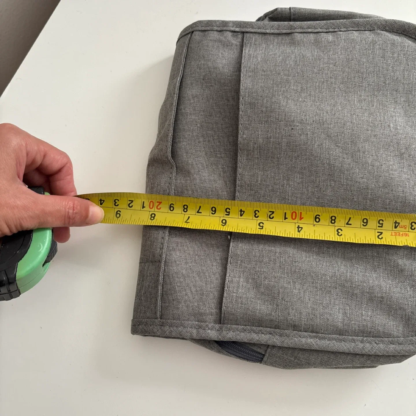 me+ Gray Hanging Toiletry Bag image indicator(5)