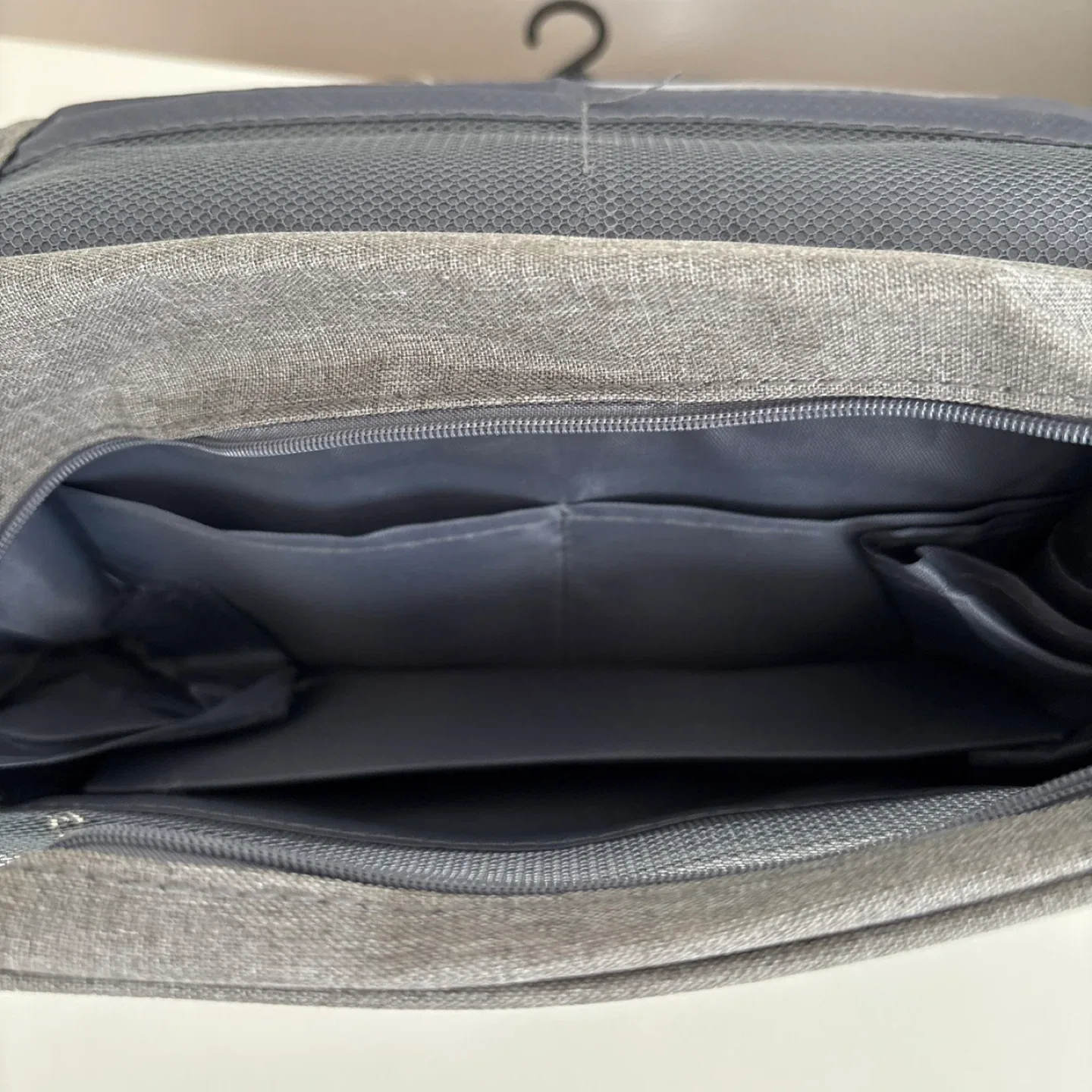 me+ Gray Hanging Toiletry Bag image indicator(8)