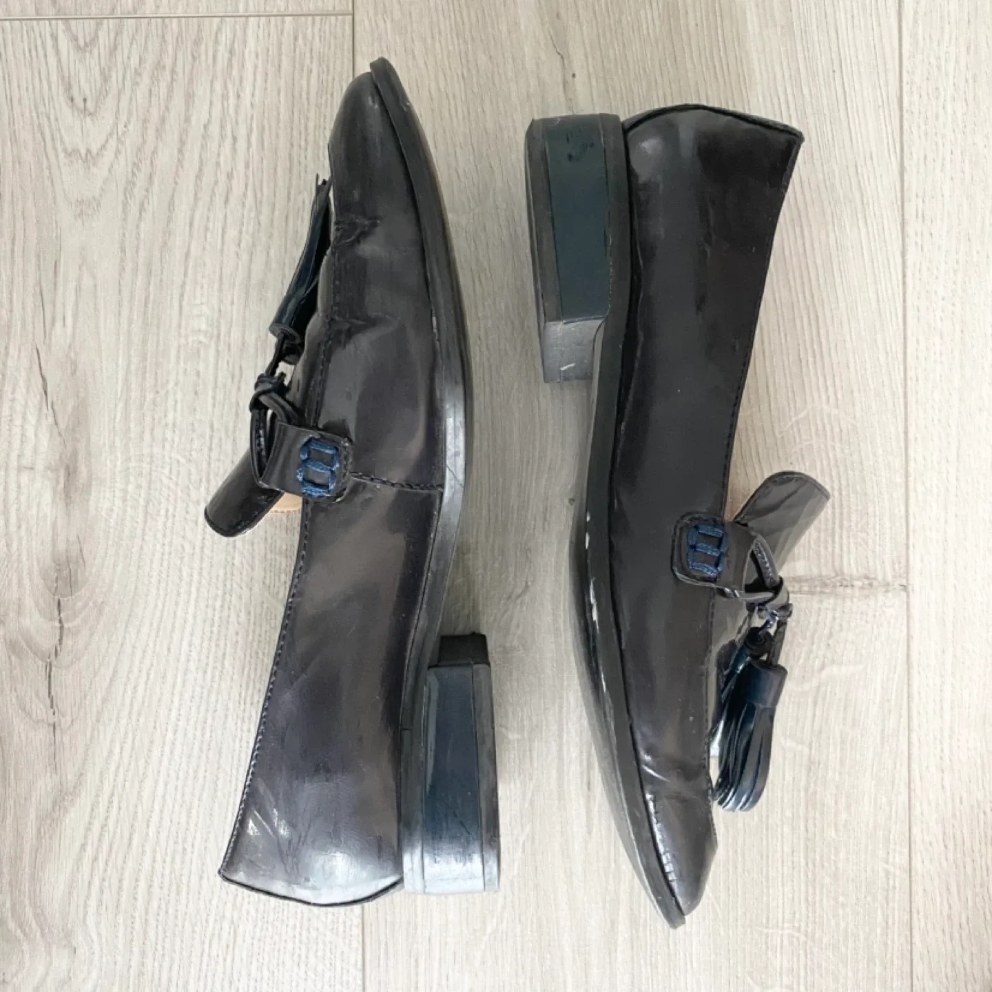 ISAAC MIZRAHI Patent Leather Loafers (6.5 US) image indicator(2)