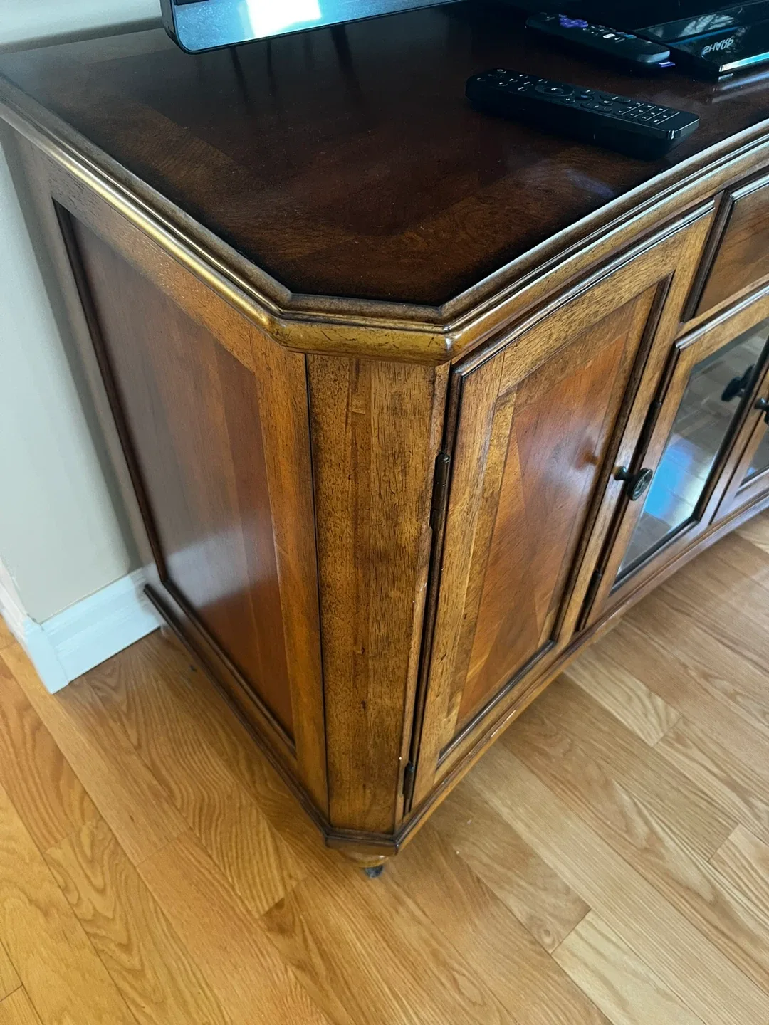 Wooden TV Stand/Entertainment Center image indicator(3)