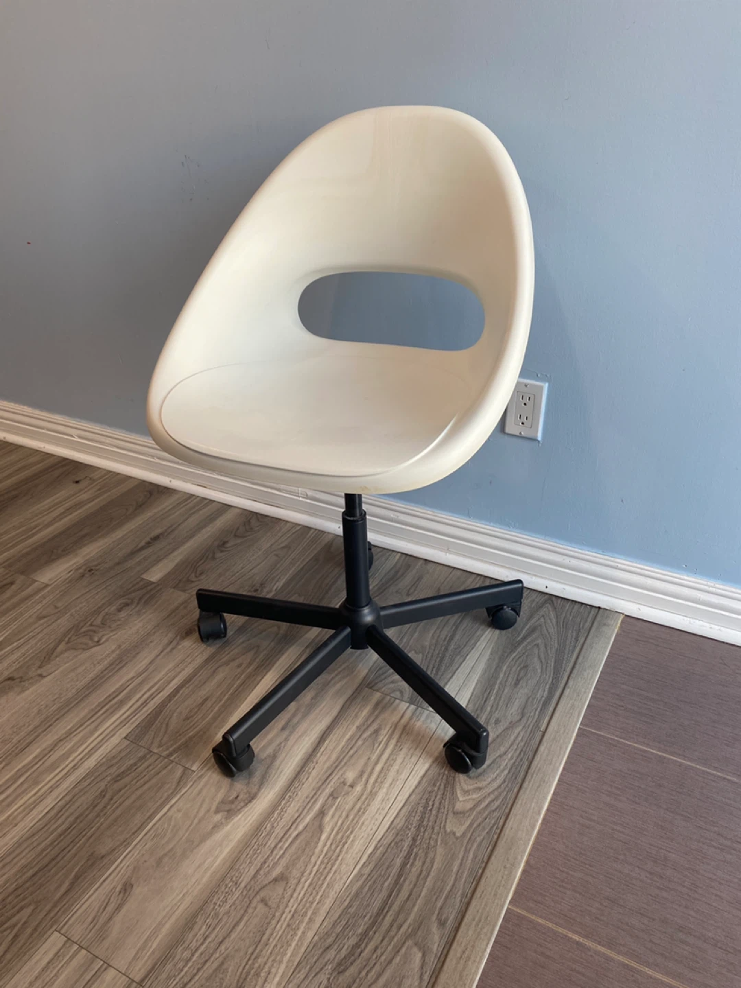 IKEA ALEFJÄLL White/Black Swivel Chair - photo 3