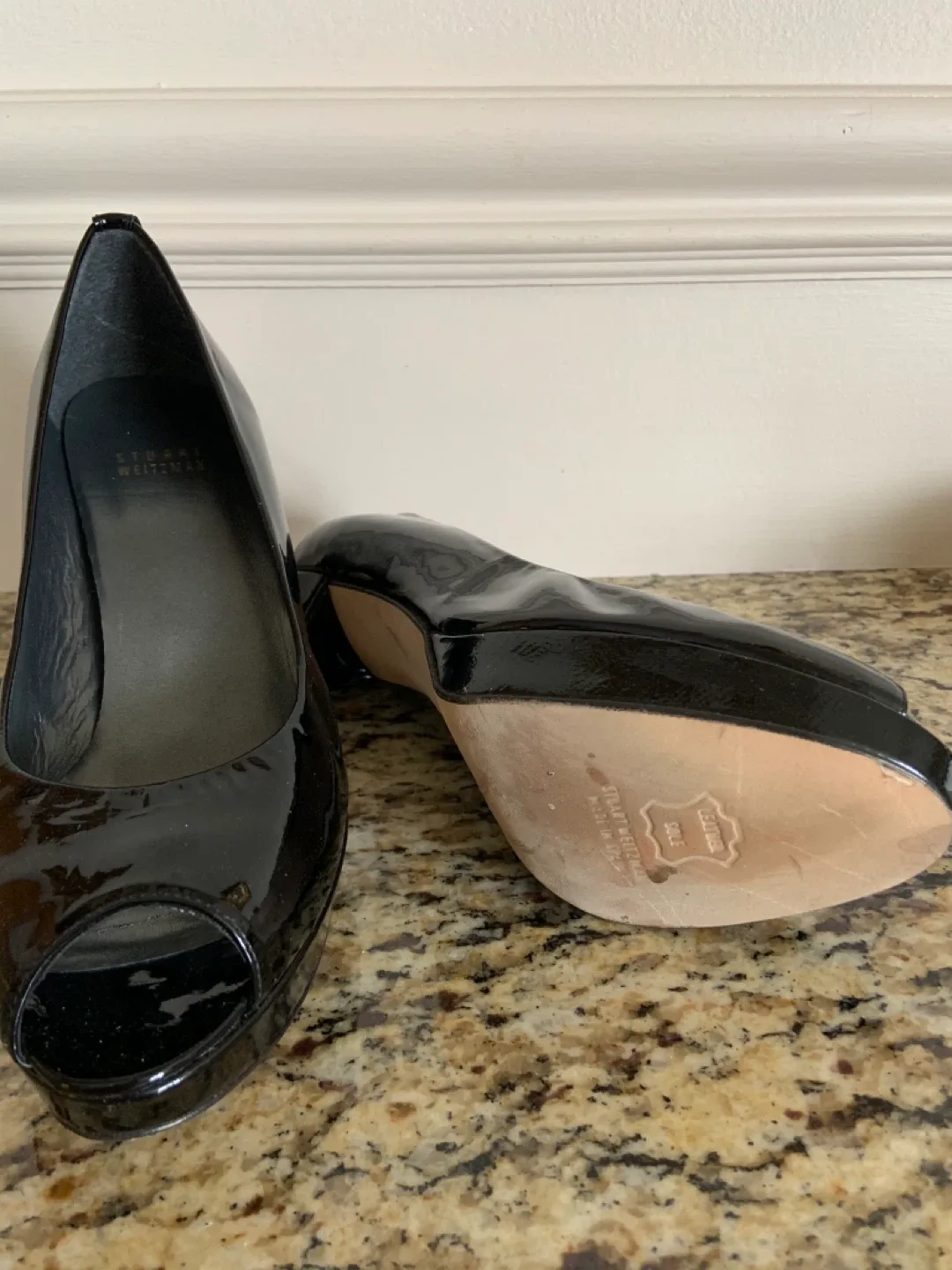 Stuart Weitzman Black Patent Leather Heels image indicator(3)
