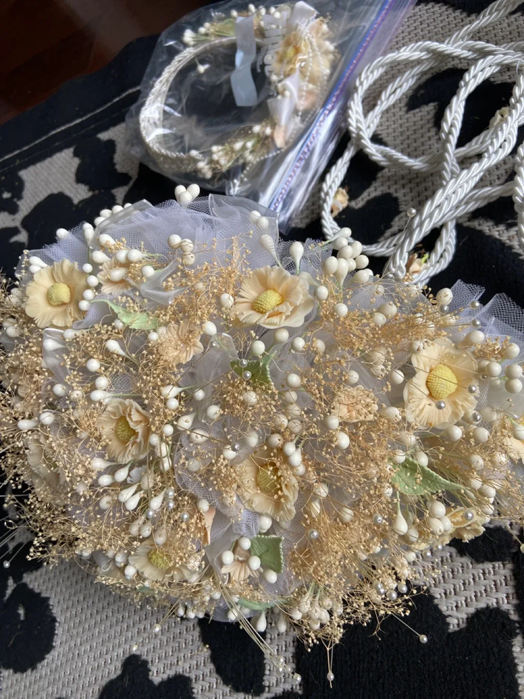 Wedding Floral Accessories Set image indicator(2)