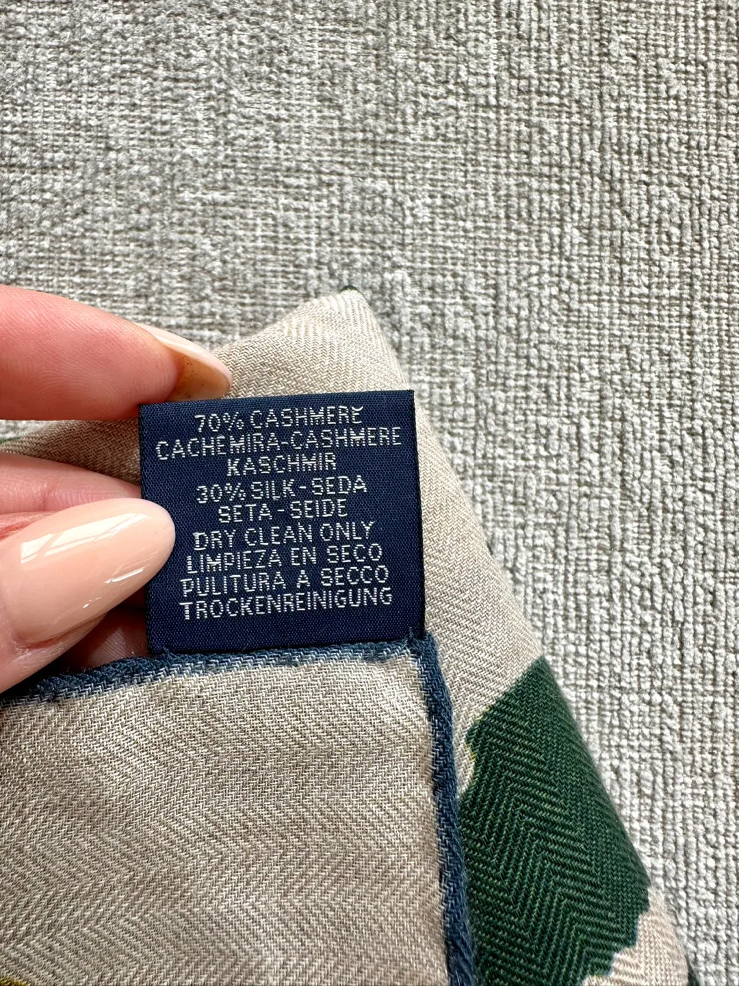 Hermès Paris Scarf 100 image indicator(6)