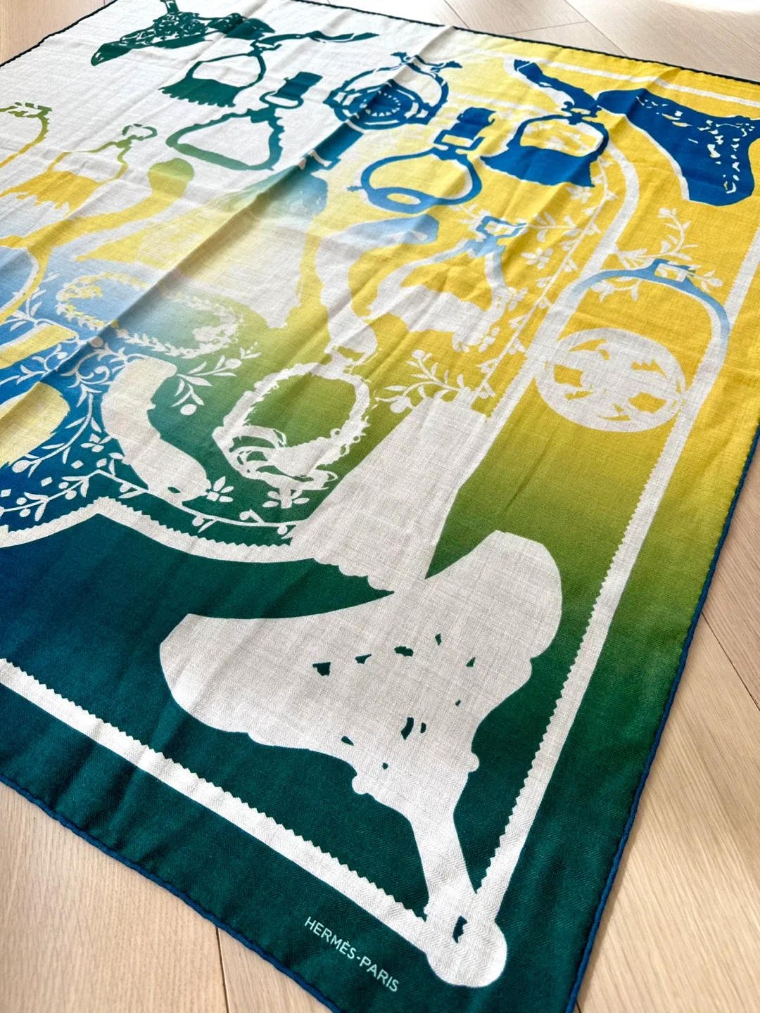 Hermès Paris Scarf 100 image indicator(7)