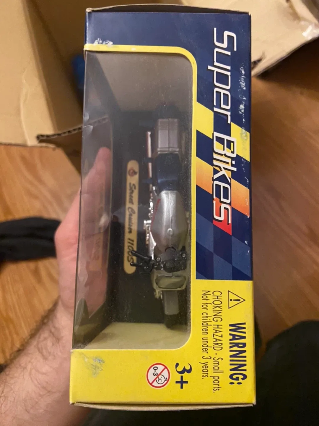 Motor Max Super Bikes Street Cruiser 1100S Diecast 1/18 Scale image indicator(3)