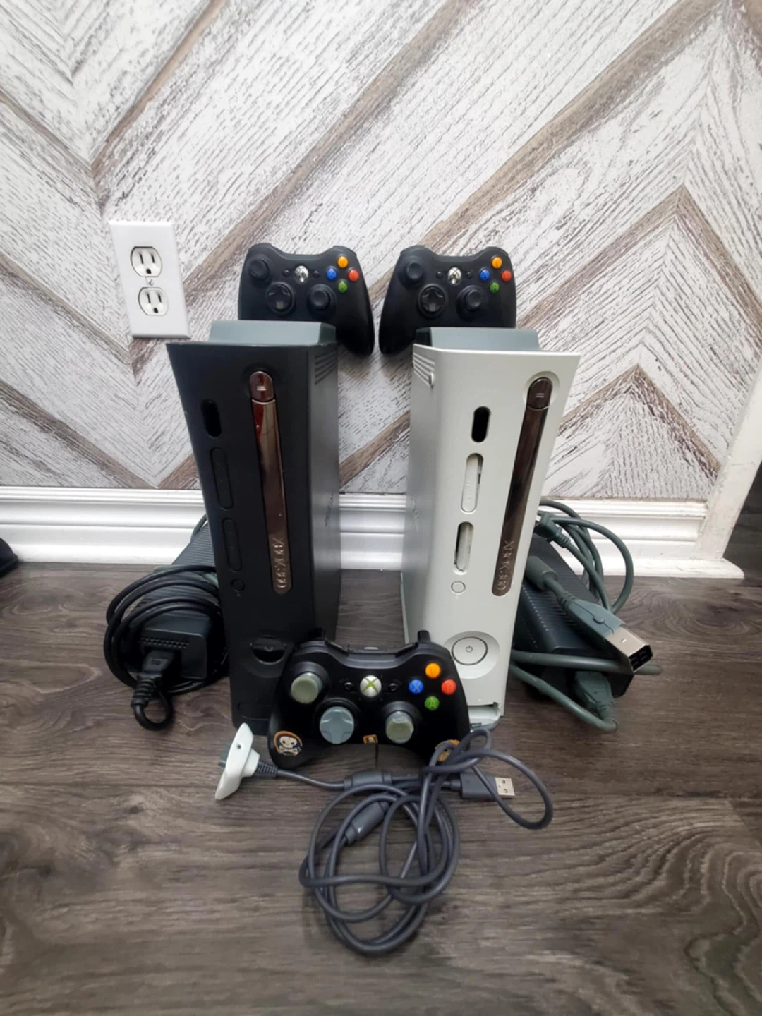 Xbox 360 Consoles & Controllers