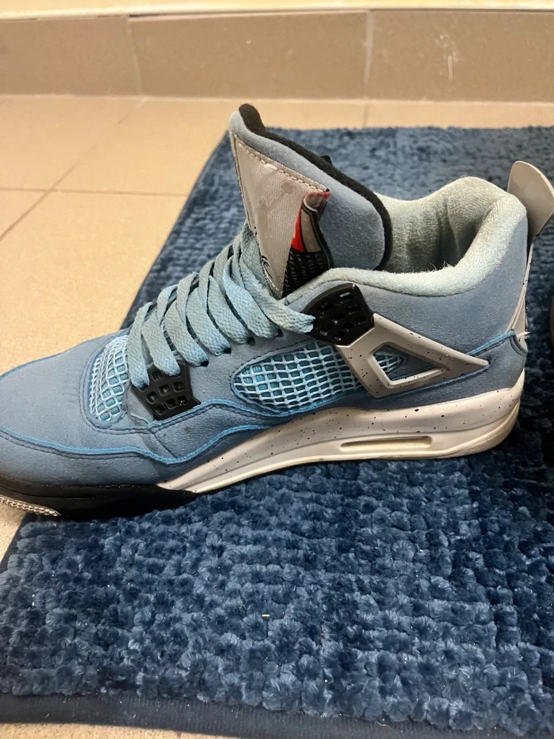 Air Jordan 4 Retro University Blue image indicator(4)