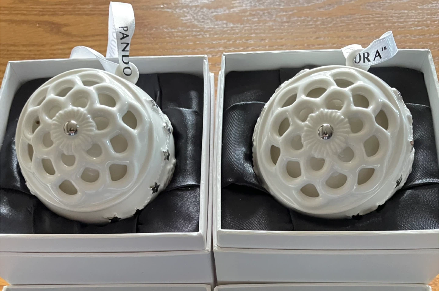 Pandora 2011 Christmas Ornament Set - photo 3