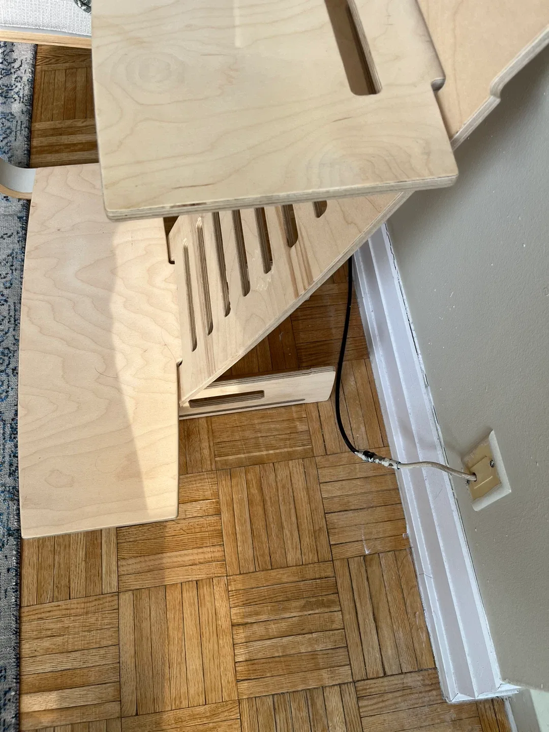 Adjustable Wooden Standing Desk Converter image indicator(4)