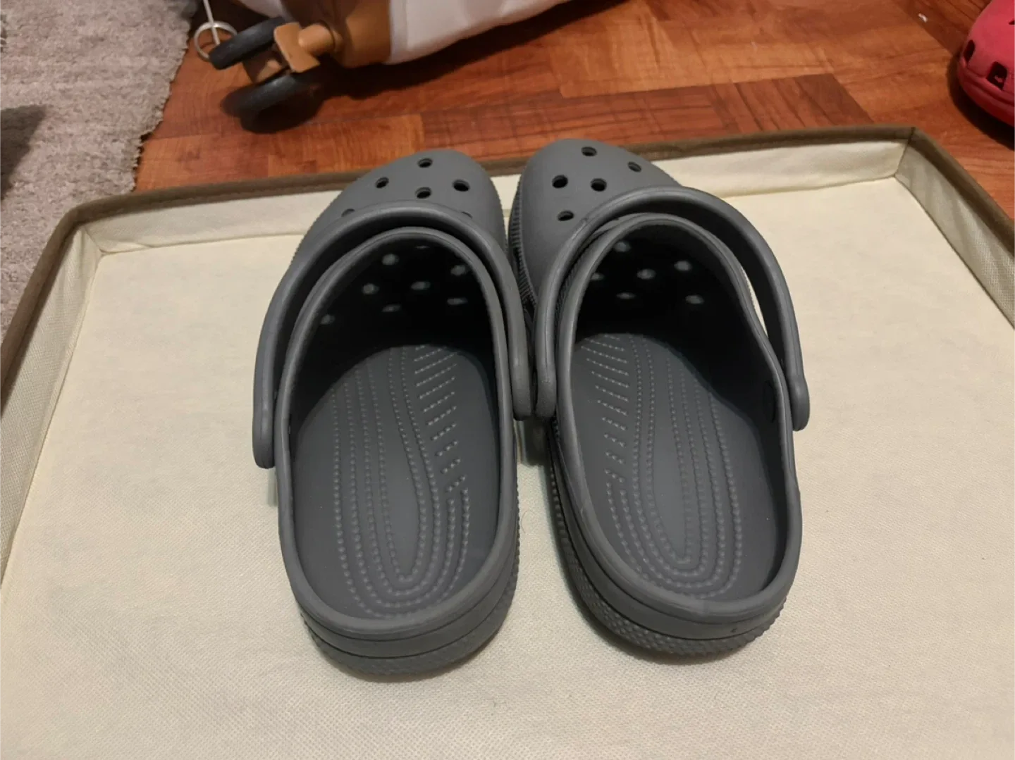 Crocs Classic Clog - Gray image indicator(2)