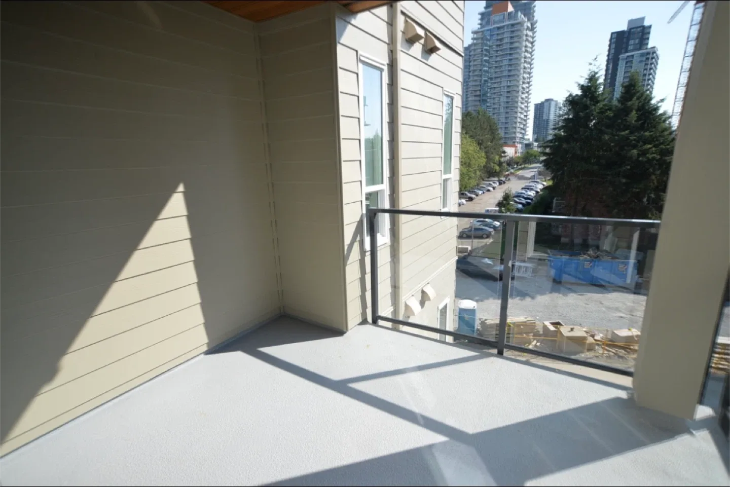 1bed + den new condo near Surrey central rental image indicator(10)