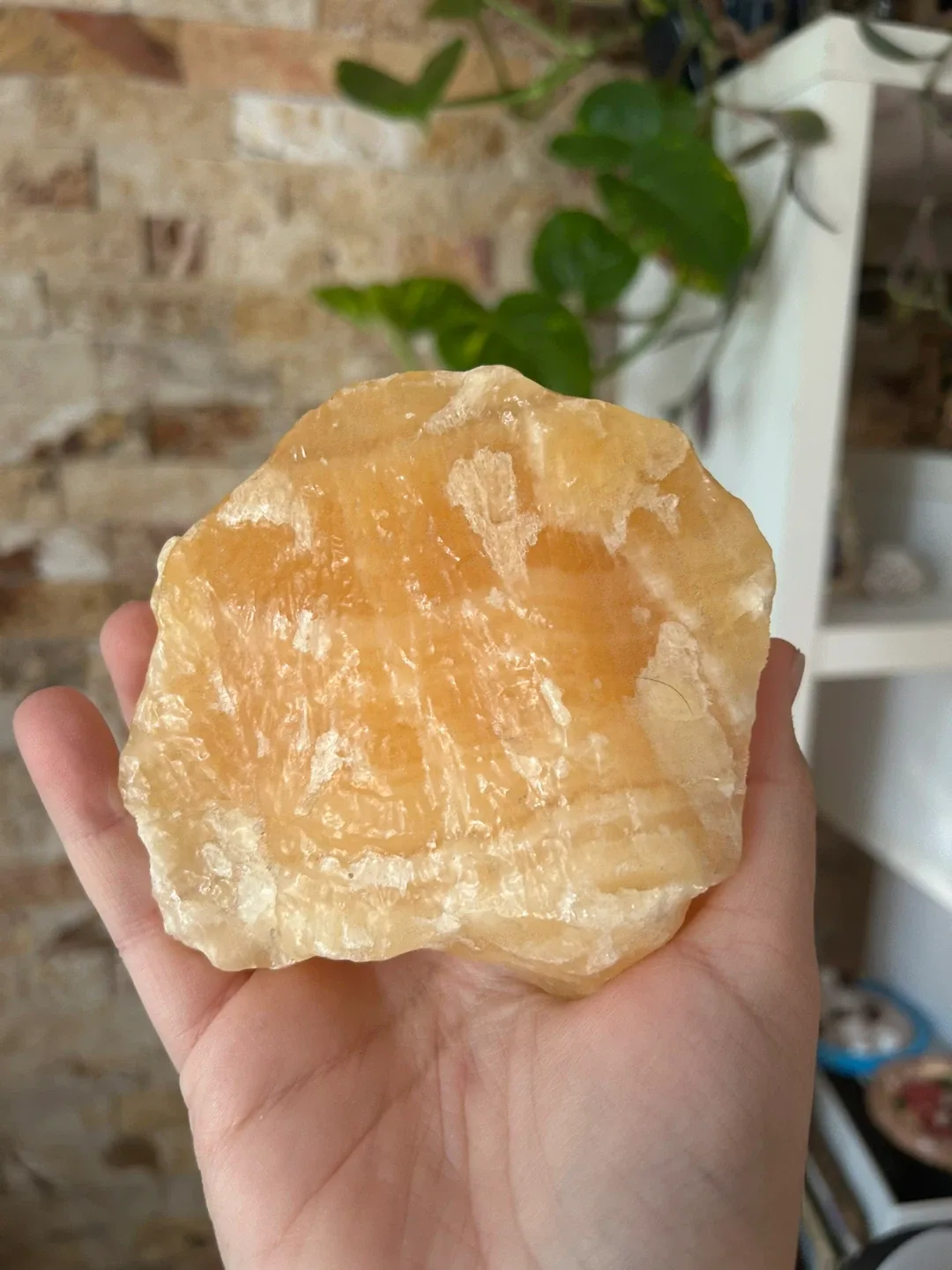 Assorted raw Crystals image indicator(3)