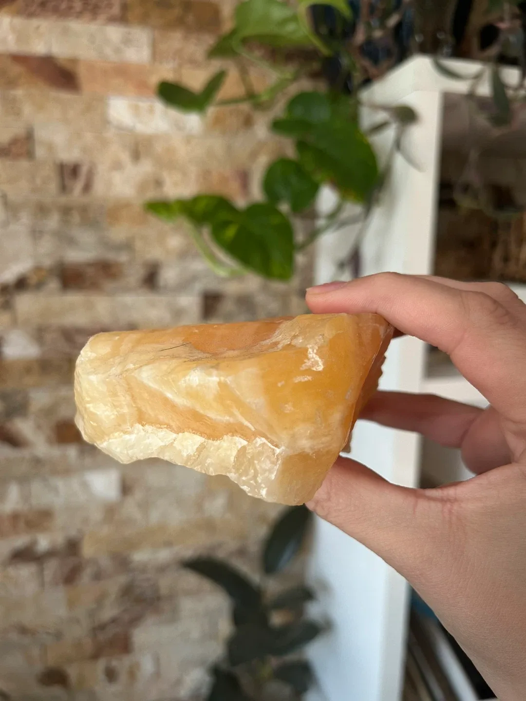 Assorted raw Crystals image indicator(4)